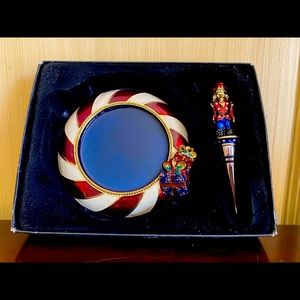 Nutcracker wine stopper and coaster set